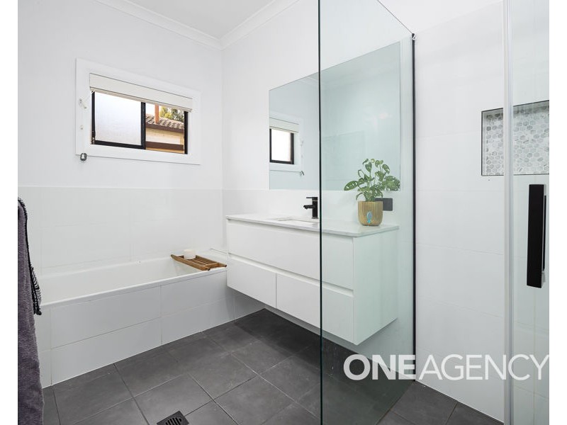15 BANKS AVENUE, Kooringal NSW 2650