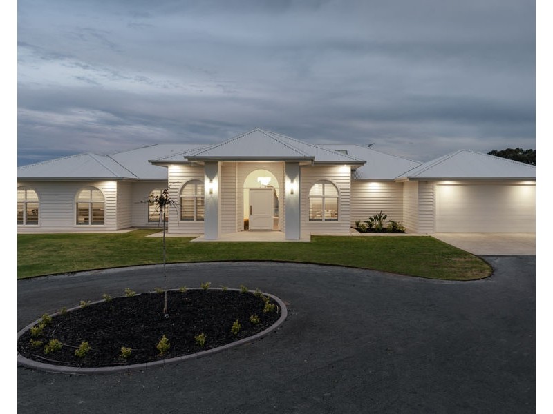 34 SIRIUS WAY, Gumly Gumly NSW 2652