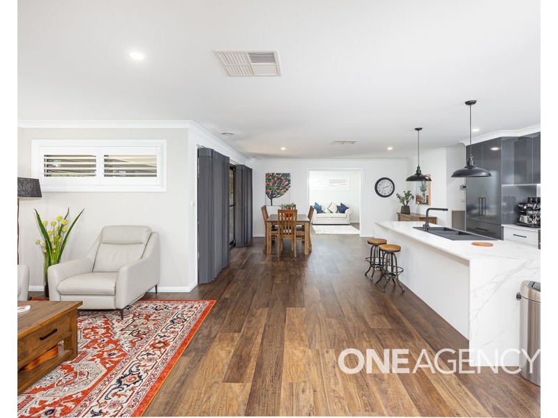 32 DARCY DRIVE, Boorooma NSW 2650