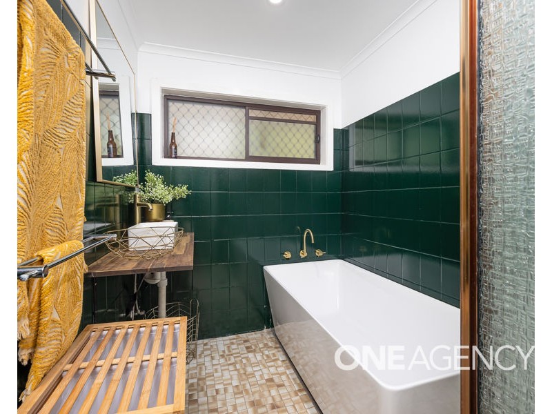 2 JAMIE PLACE, Tolland NSW 2650