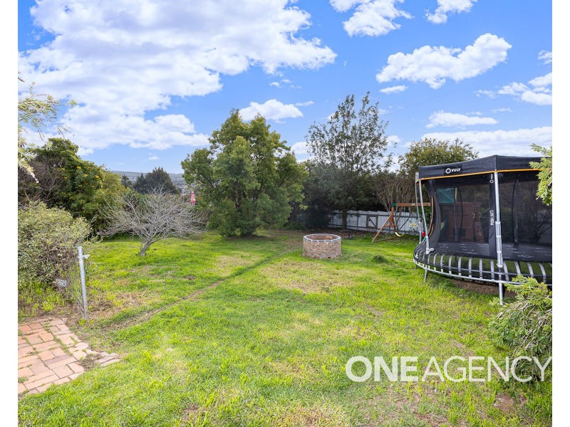 2 JAMIE PLACE, Tolland NSW 2650