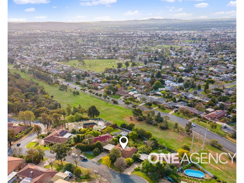 2 JAMIE PLACE, Tolland NSW 2650