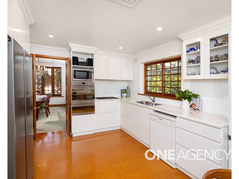28 DALKEITH AVENUE, Lake Albert NSW 2650