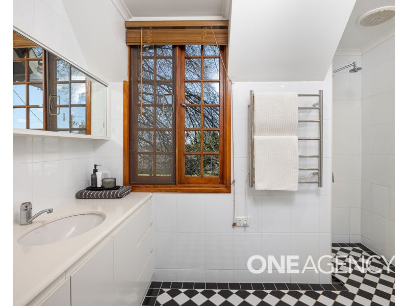 28 DALKEITH AVENUE, Lake Albert NSW 2650