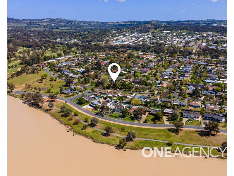 28 DALKEITH AVENUE, Lake Albert NSW 2650