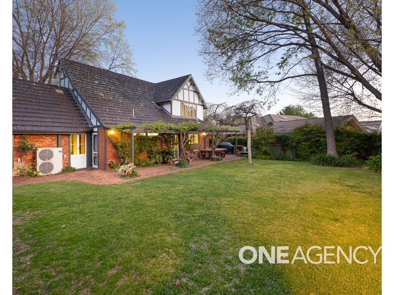 28 DALKEITH AVENUE, Lake Albert NSW 2650