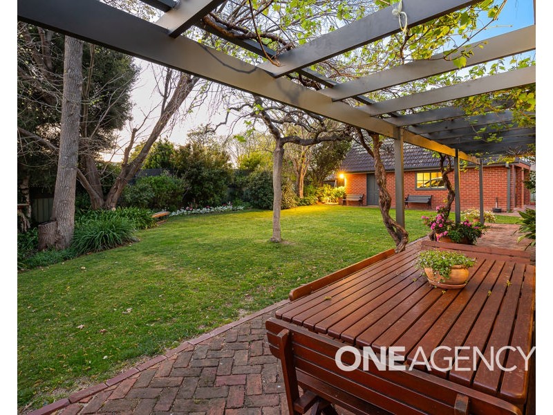 28 DALKEITH AVENUE, Lake Albert NSW 2650