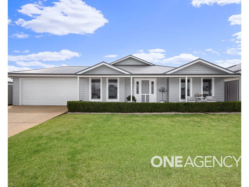 26 YENDA AVENUE, Gobbagombalin NSW 2650