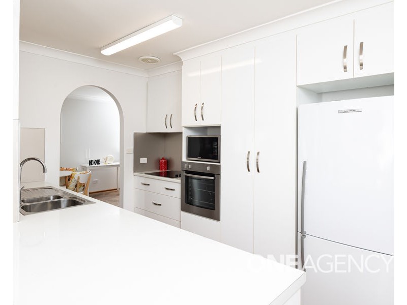 9 MAIN STREET, Lake Albert NSW 2650