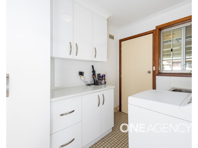 9 MAIN STREET, Lake Albert NSW 2650