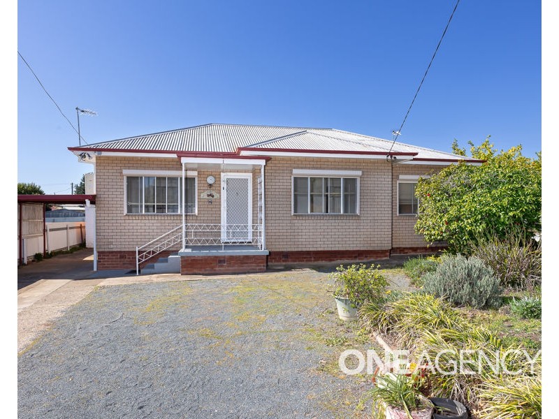 1 KILLARA AVENUE, Mount Austin NSW 2650