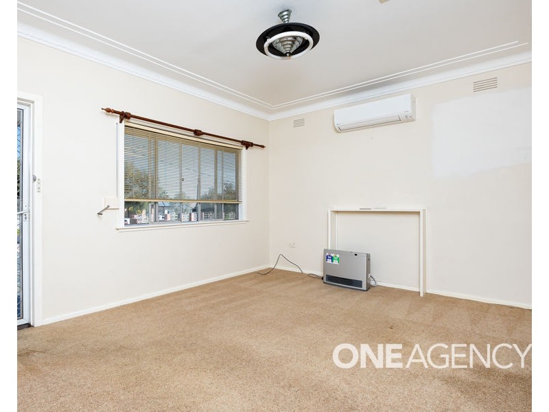 1 KILLARA AVENUE, Mount Austin NSW 2650