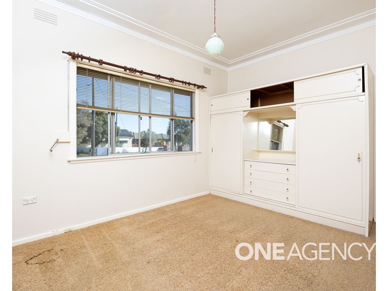 1 KILLARA AVENUE, Mount Austin NSW 2650