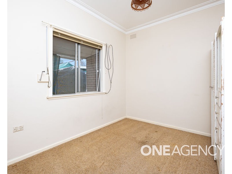 1 KILLARA AVENUE, Mount Austin NSW 2650