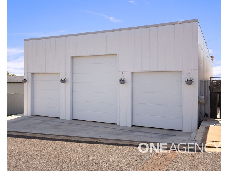 44 GARLAND STREET, Turvey Park NSW 2650