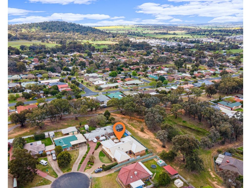 1/8 CANOLA PLACE, Estella NSW 2650