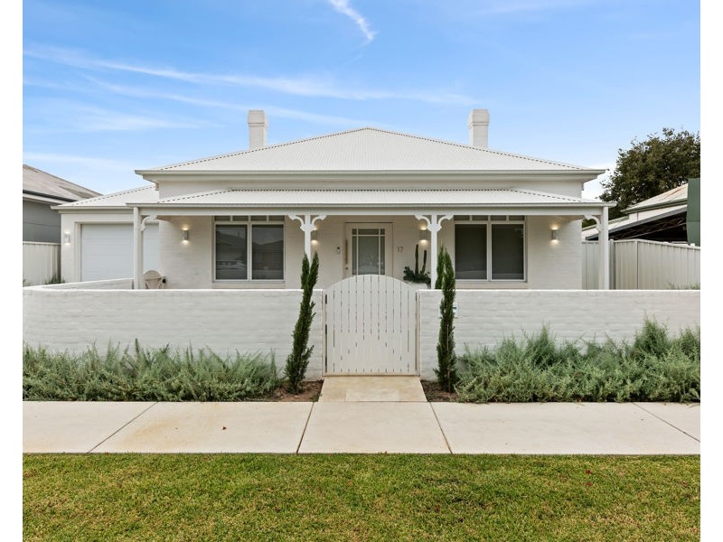 17 EVANS STREET, Wagga Wagga NSW 2650