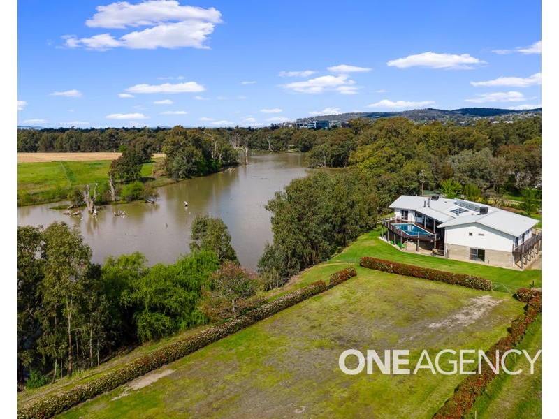 24 SCOTT STREET, Moorong NSW 2650