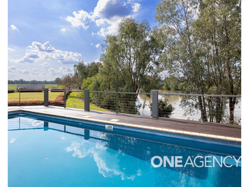 24 SCOTT STREET, Moorong NSW 2650