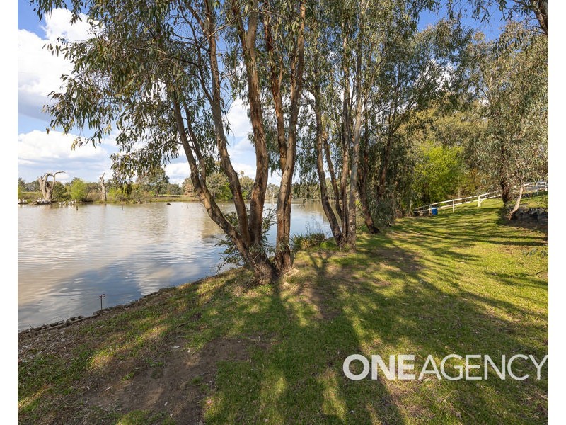 24 SCOTT STREET, Moorong NSW 2650