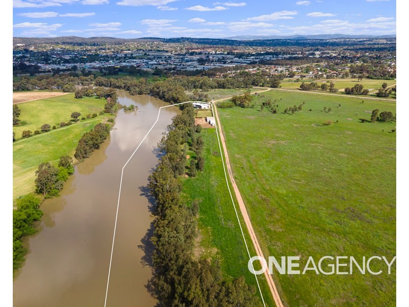 24 SCOTT STREET, Moorong NSW 2650