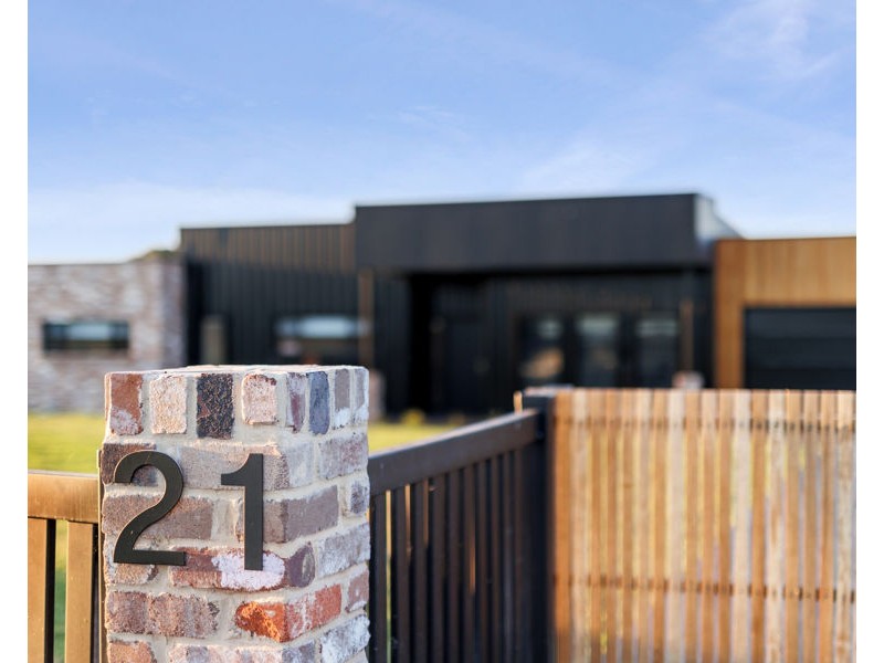 21 SIRIUS WAY, Gumly Gumly NSW 2652