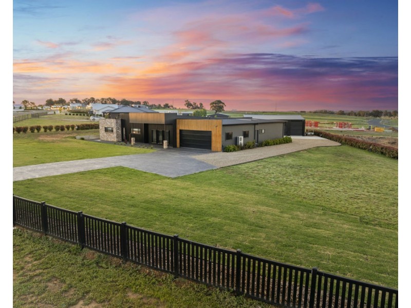 21 SIRIUS WAY, Gumly Gumly NSW 2652