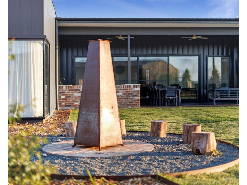 21 SIRIUS WAY, Gumly Gumly NSW 2652