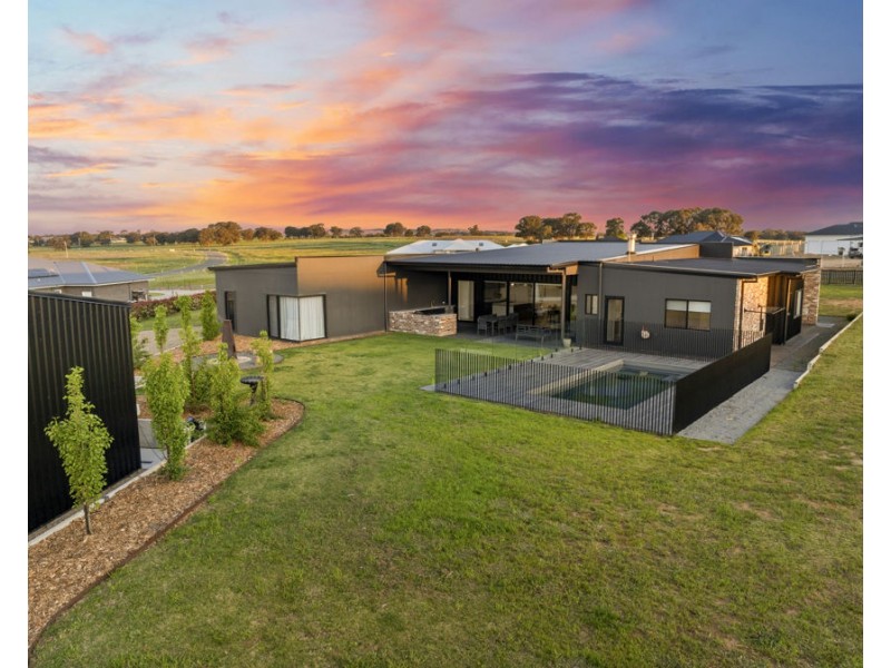 21 SIRIUS WAY, Gumly Gumly NSW 2652