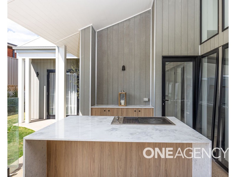 11 JUMBUCK DRIVE, Gobbagombalin NSW 2650