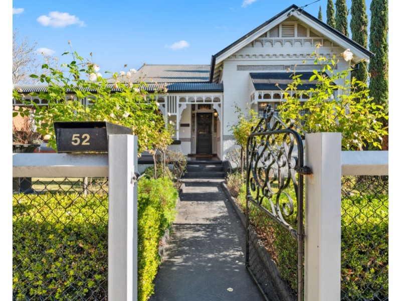 52 SIMMONS STREET, Wagga Wagga NSW 2650