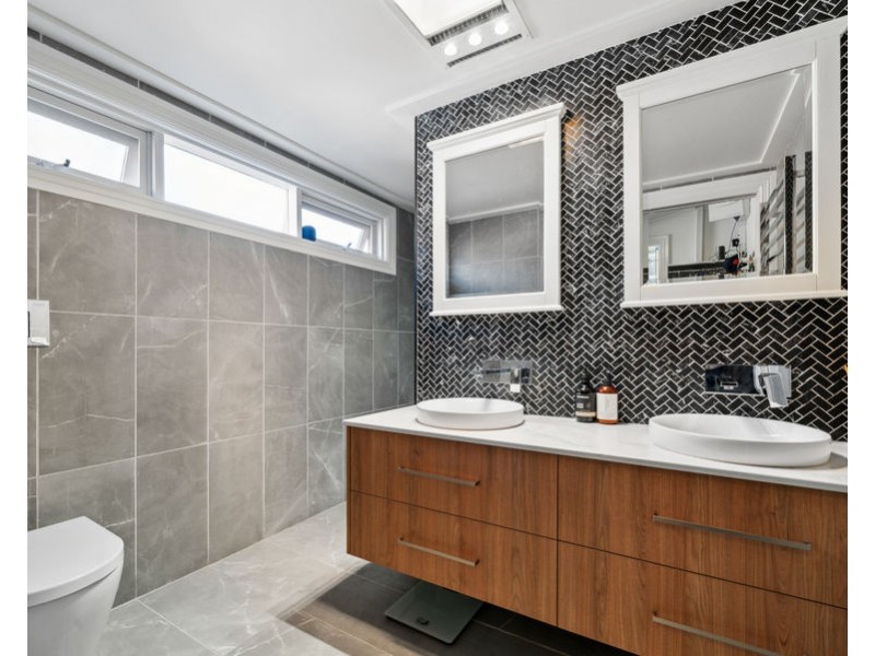 52 SIMMONS STREET, Wagga Wagga NSW 2650