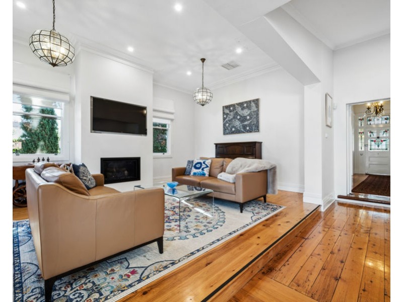 52 SIMMONS STREET, Wagga Wagga NSW 2650