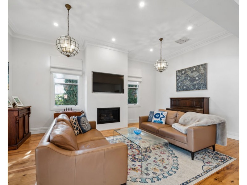 52 SIMMONS STREET, Wagga Wagga NSW 2650