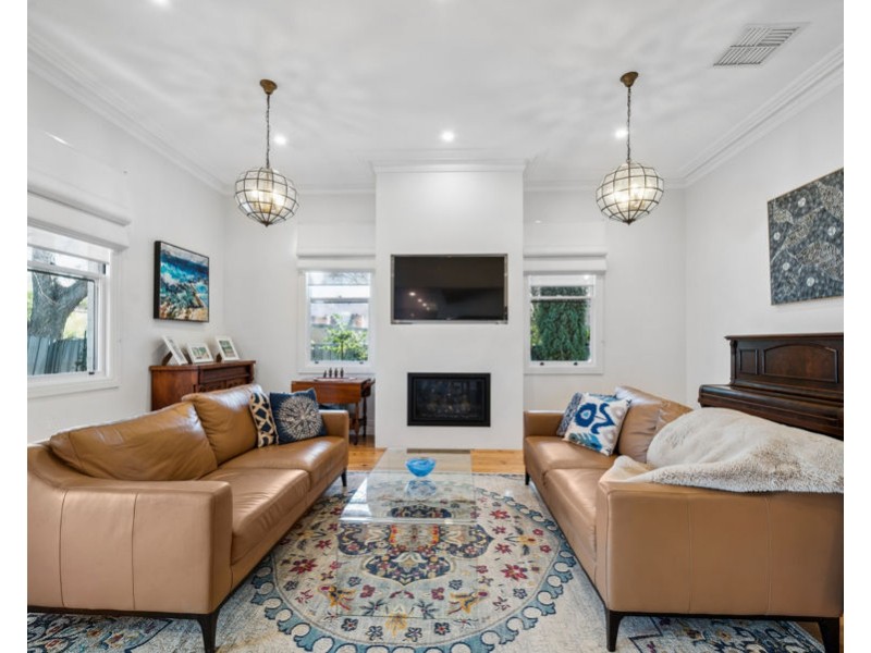 52 SIMMONS STREET, Wagga Wagga NSW 2650