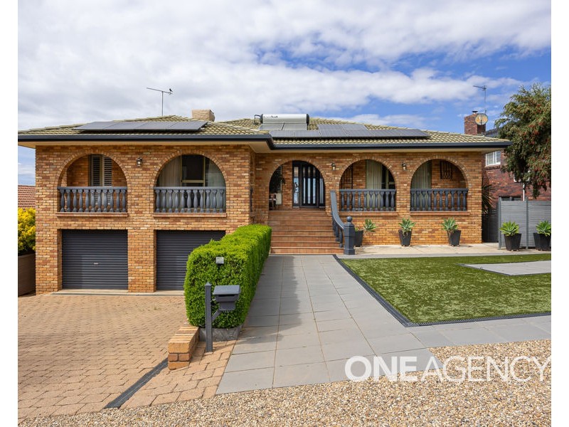 34 HENWOOD AVENUE, Kooringal NSW 2650