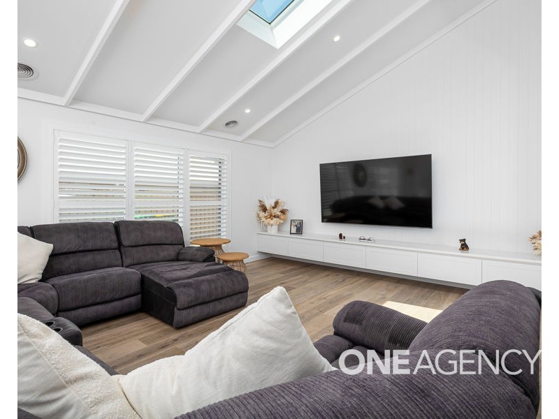 15 VALENCIA DRIVE, Gobbagombalin NSW 2650