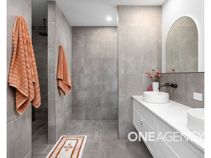 15 VALENCIA DRIVE, Gobbagombalin NSW 2650