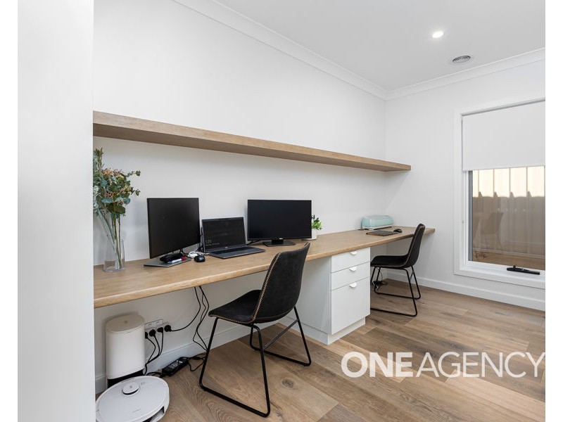 15 VALENCIA DRIVE, Gobbagombalin NSW 2650