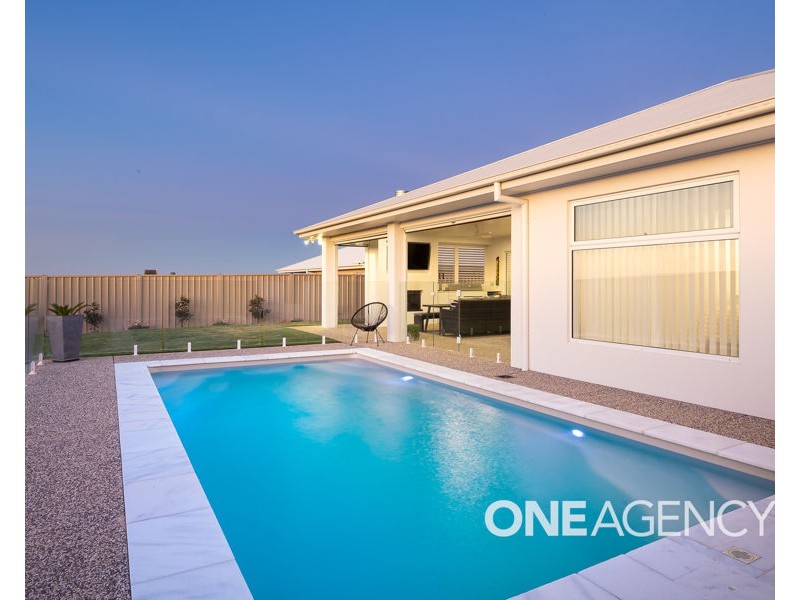 15 VALENCIA DRIVE, Gobbagombalin NSW 2650