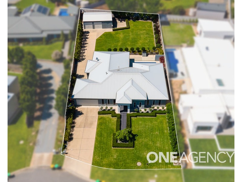 29 PLUNKETT DRIVE, Lake Albert NSW 2650