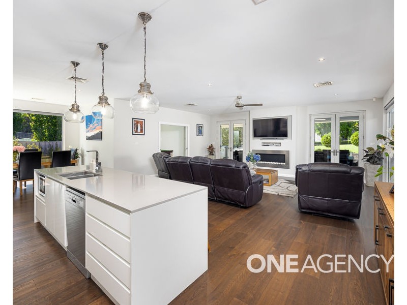 29 PLUNKETT DRIVE, Lake Albert NSW 2650