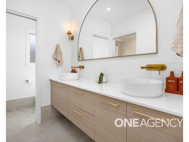 48 VALENCIA DRIVE, Gobbagombalin NSW 2650