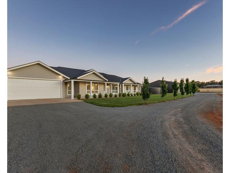 12 MOSES ROAD, Coolamon NSW 2701
