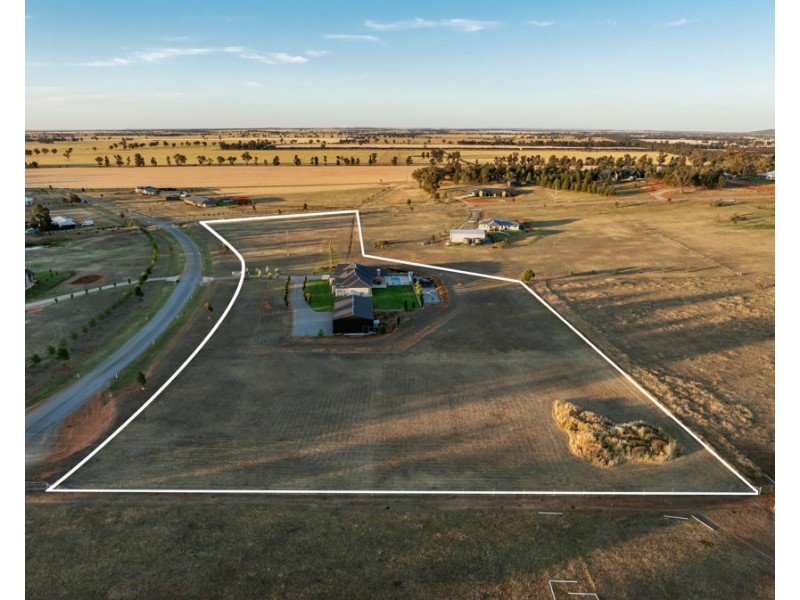 12 MOSES ROAD, Coolamon NSW 2701
