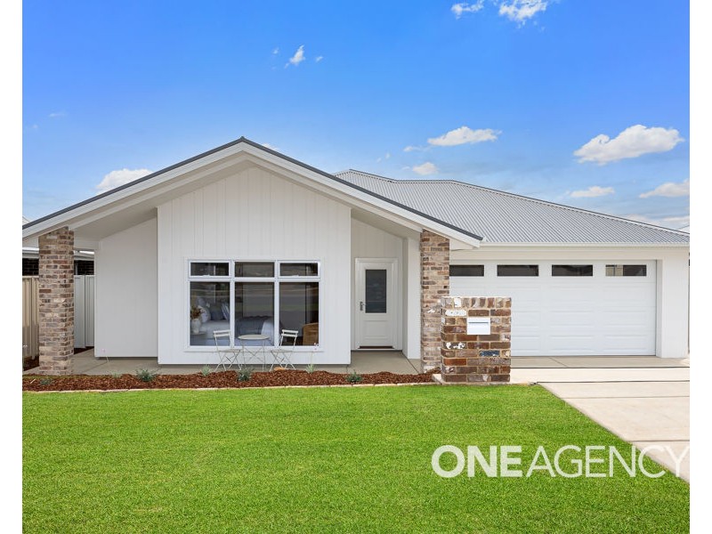 13 BURT STREET, Gobbagombalin NSW 2650