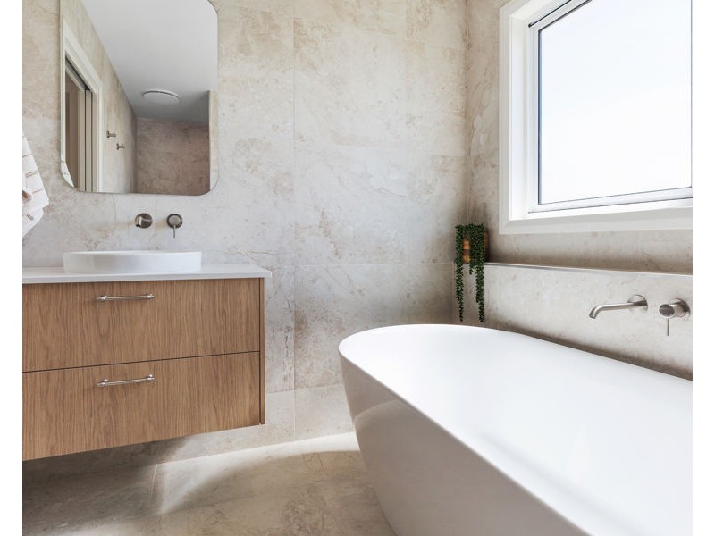 17 BURT STREET, Gobbagombalin NSW 2650