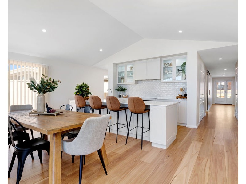 17 BURT STREET, Gobbagombalin NSW 2650