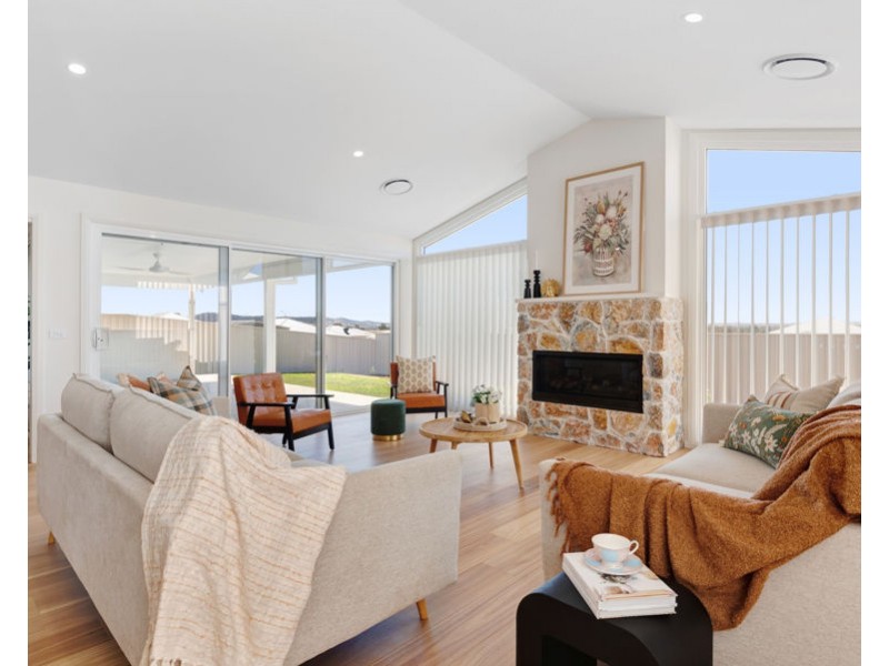 17 BURT STREET, Gobbagombalin NSW 2650