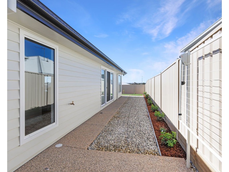 17 BURT STREET, Gobbagombalin NSW 2650